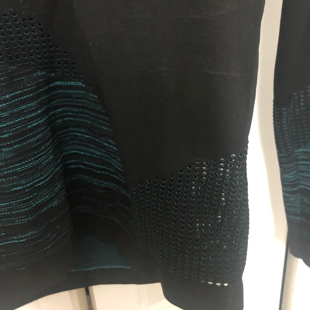 Fabletics Athletic Top - Picture 3 of 3